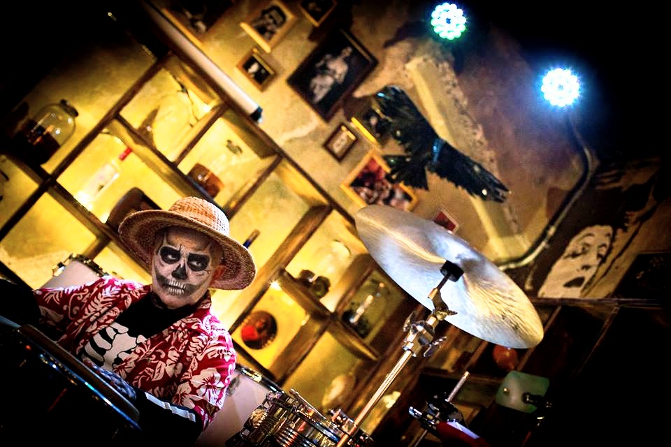 Tambores y otros demonios